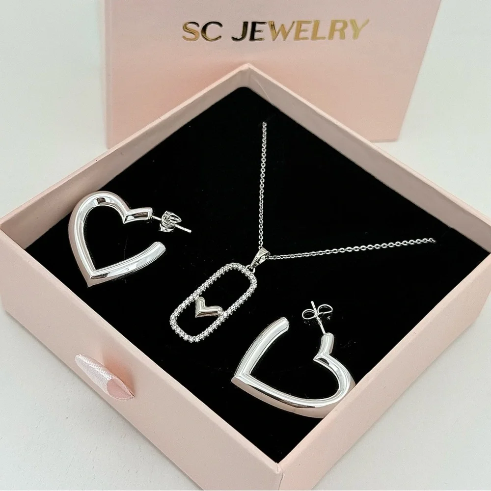 Dainty Platinum Plated Geometric Rectangle Frame Heart Pendant Necklace